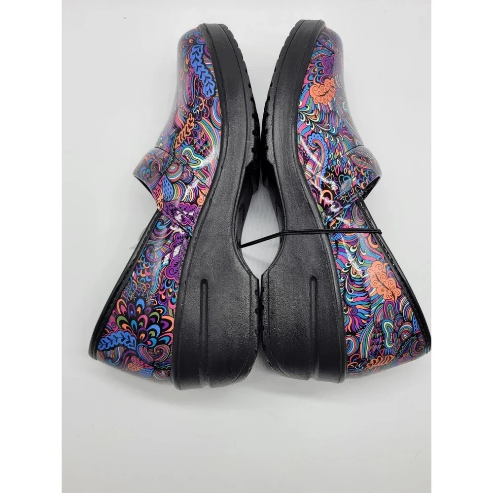 Easy Street Women’s Purple/Blue Tiffany Slip On Size 8 (NWOB)